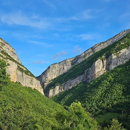 Le Belvedere Au Refuge Du Phoenix, * Echevis